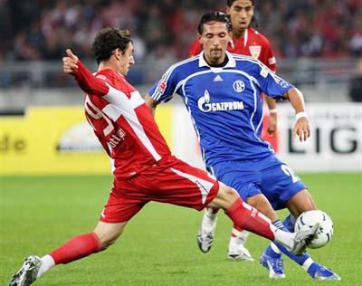 日天模式！库里半场开无双 三分10中8轰32分7板5助2断1帽.